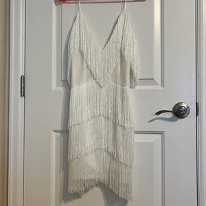 White dress, Mesika, S